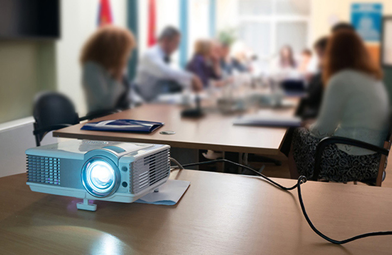 Projector On Rent